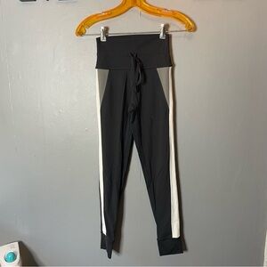 Aerie Goals 7/8 Black and White High-Waisted Leggings size small